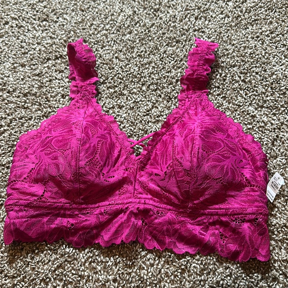 MAURICES Vintage Lace Criss Cross Bralette: RASPBERRY: NEW WITH TAGS: SZ SMALL